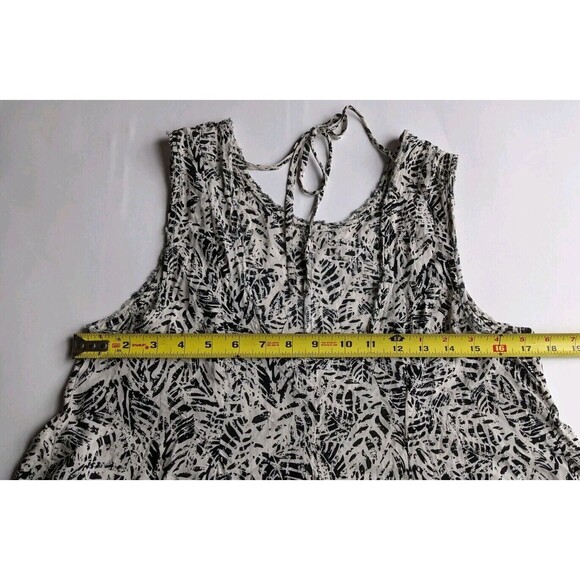 Ecote UO Women BLOUSE BLACK WHITE SIZE S Small SLEEVELESS PALM LEAVES PULLOVER - Picture 4 of 8